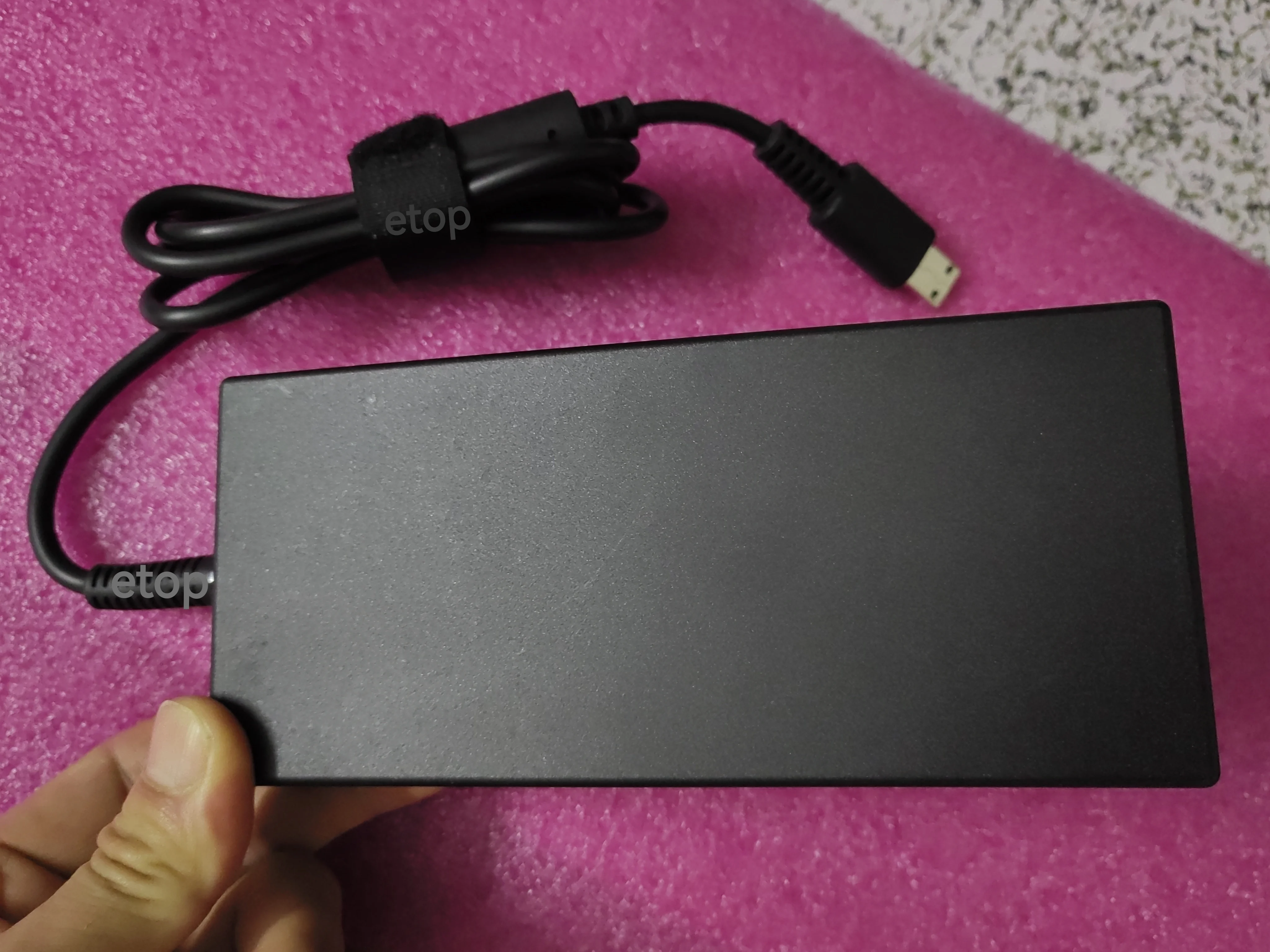 OEM Chicony 20V 12A 240W AC Ad - огляд і ціна Pc Gaming Msi