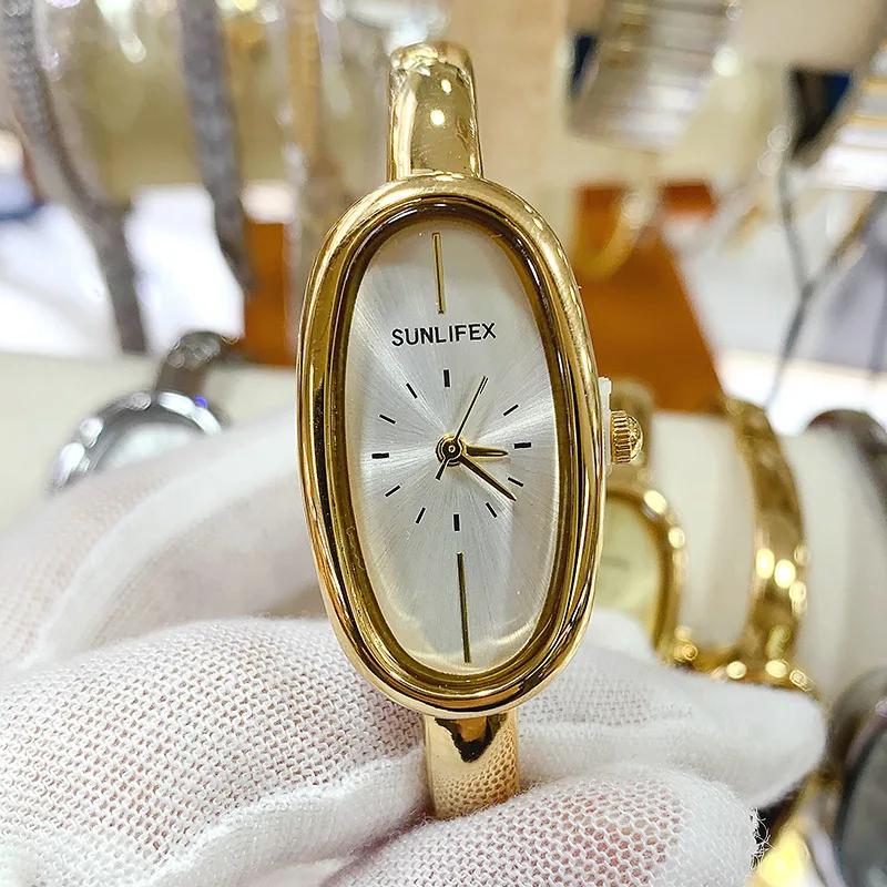 Oval-Shaped, Fashionable, Retro, And Minimalist Bracelet Watch For Women; Exquisite Women'S Wristwatch; A Great Gift For Women.