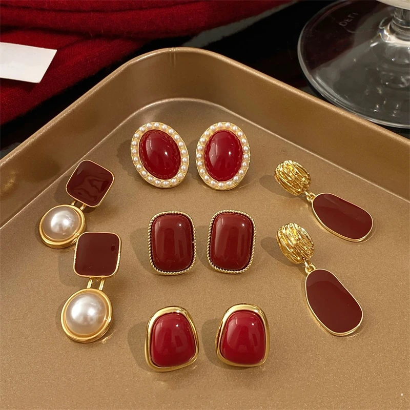 Mode Geometrische Rote Emaille Ohrstecker für Frauen Aussage Vintage Imitation Perlen Ohrringe Licht Luxus Party Schmuck Geschenk – Detail 2