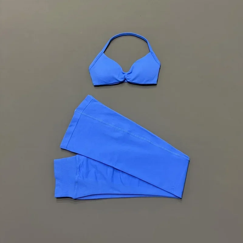 2-teiliges Gym-Set für Damen: Neckholder-Sport-BH mit Raffung und High-Waist Slim Flare Leggings – Dehnbarer Sportanzug für Yoga und Laufen – Detail 19