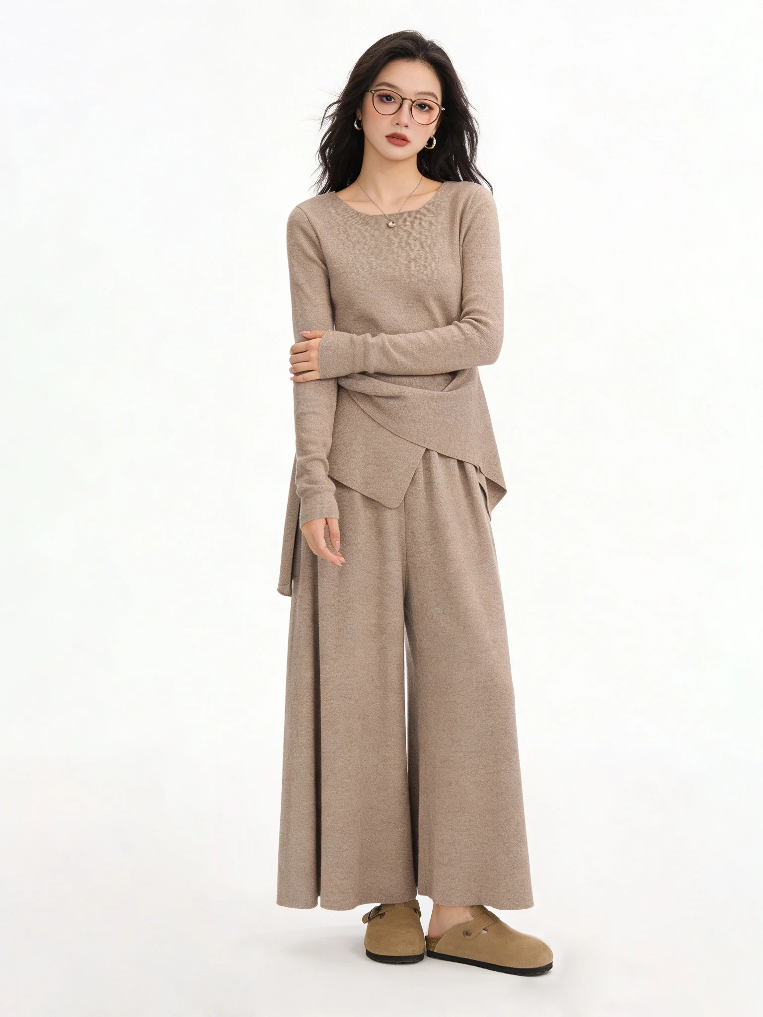 Spring 2026 Slimming Korean Style Knitted Set Casual Wide Leg Pants Side Knot Lazy Gentle Women's Fashion Ensemble