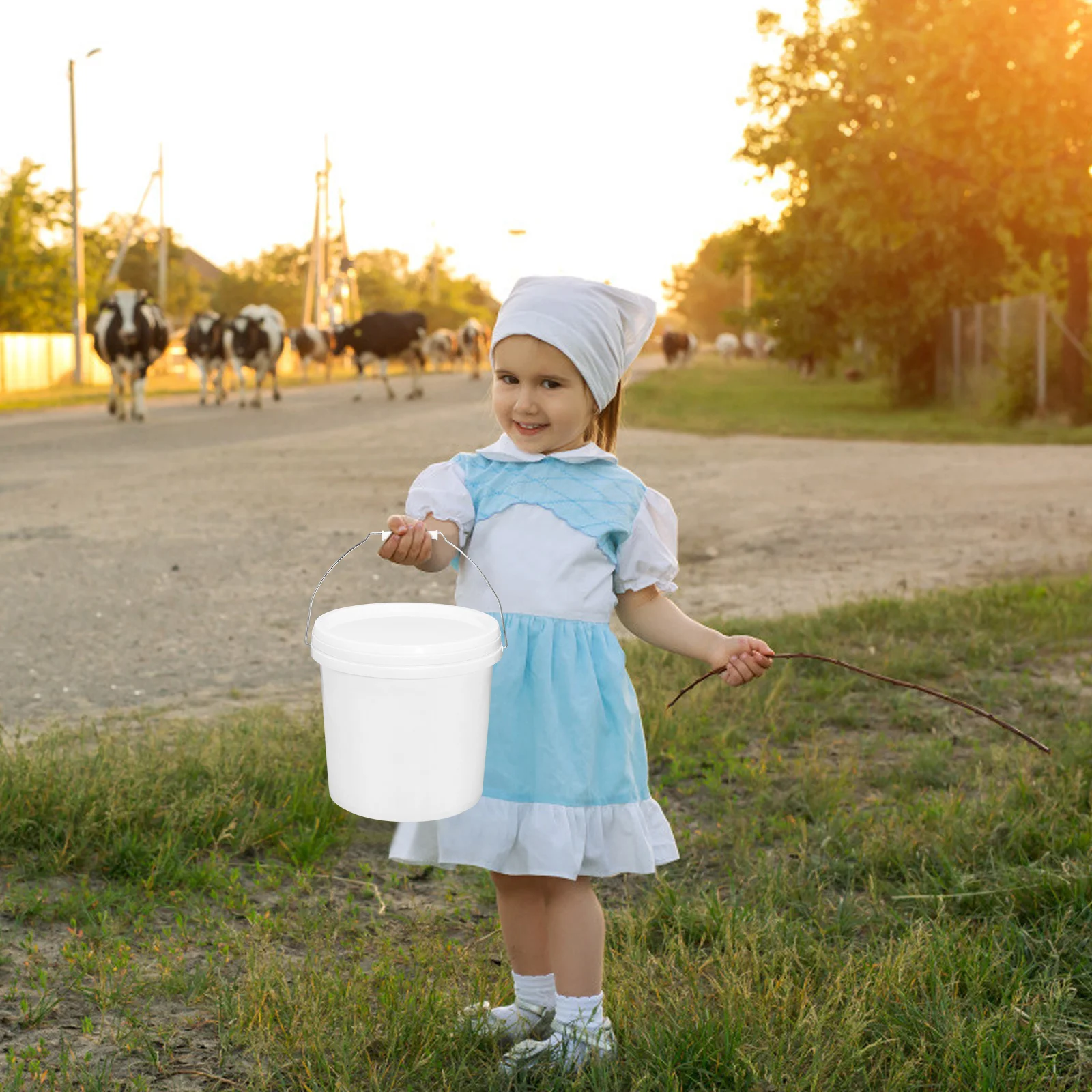 

1Pcs Household Water Bucket Thick and Large Capacity Portable Plastic Kitchen Bucket for Home Restaurant Storage Liquid Holder