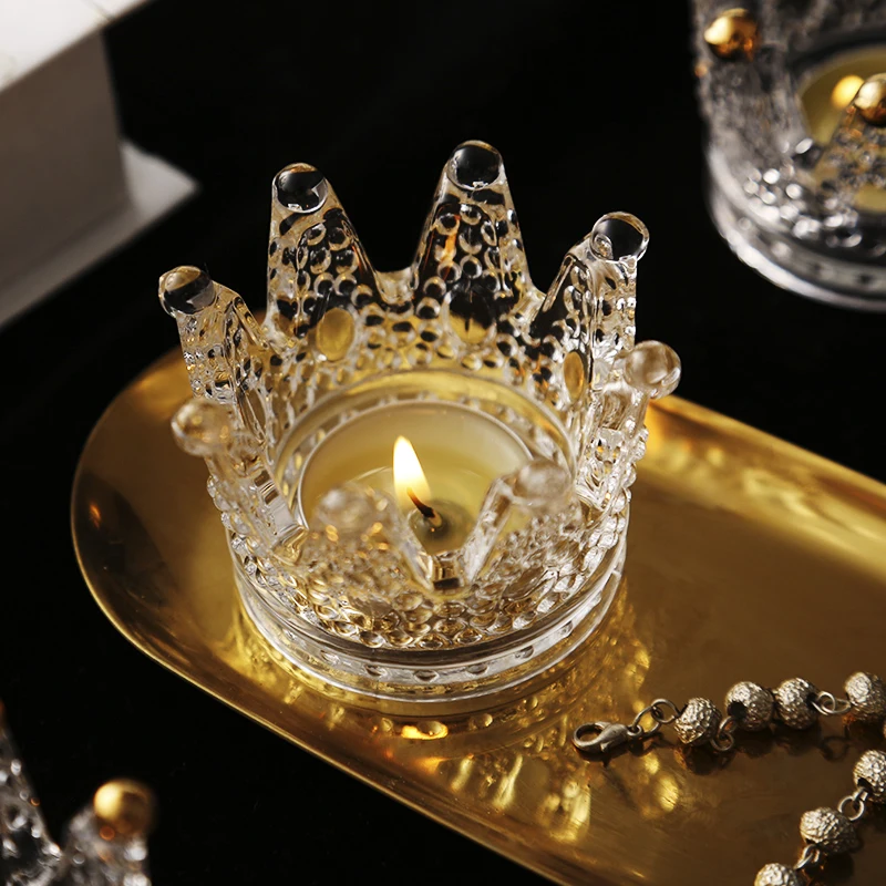 

Декоративный поднос в скандинавском стиле с золотым декором, узором и подсвечниками для хранения украшений