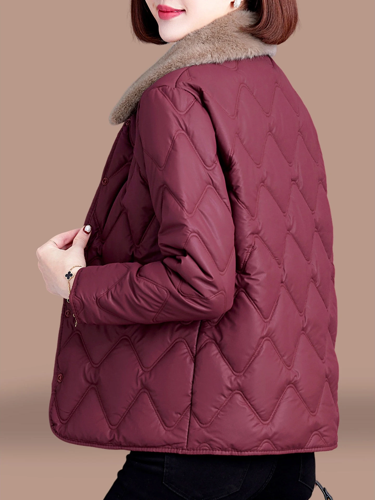 

Slim Fit Short down Cotton Jacket Women's Winter New Style Mom's Fashion Outerwear Thin Cotton Coat with Fur Collar