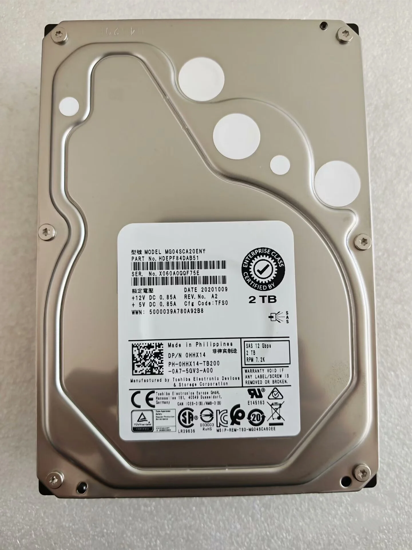 

Жесткий диск R730 2TB 2T 12GB 3.5' SAS MG04SCA20ENY 0HHX14 HHX14