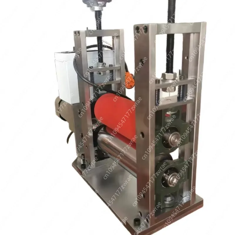 The Manufacturer Supplies a Motorized Rubber Roller Drum with 220V Power That Can Be Pulled in Both Forward Reverse