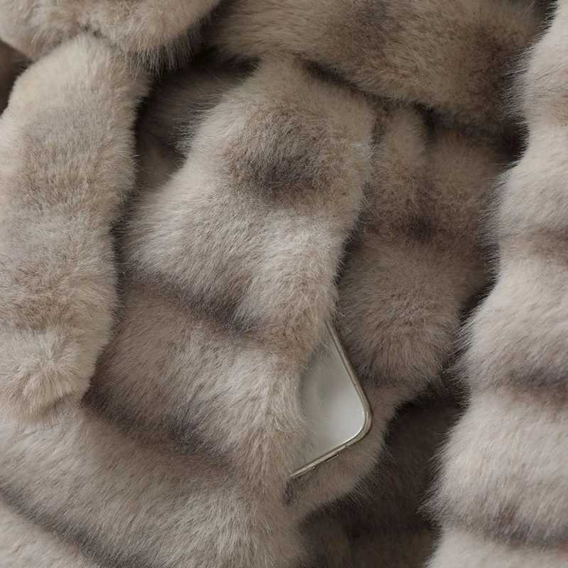 عالية الجودة فروي مصمم الأزياء اقتصاص فو الفراء معاطف وسترات المرأة رقيق معطف فوقي مع الشتاء الفراء سترة معطف الفرو