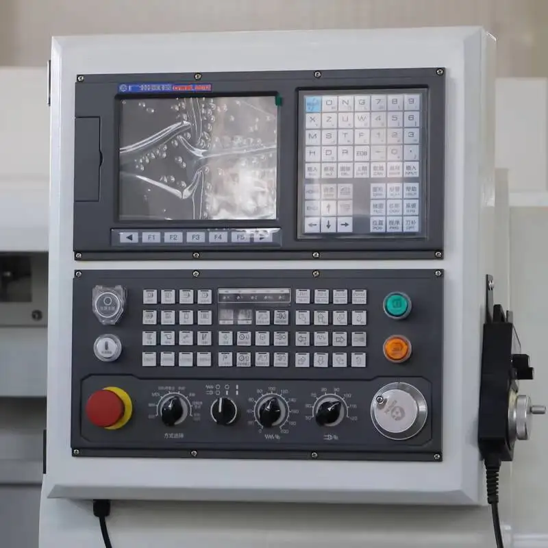 Tornio CNC personalizzato in fabbrica Ck6140 Macchina utensile orizzontale di piccola precisione Struttura a letto piatto Capacità di carichi medie con