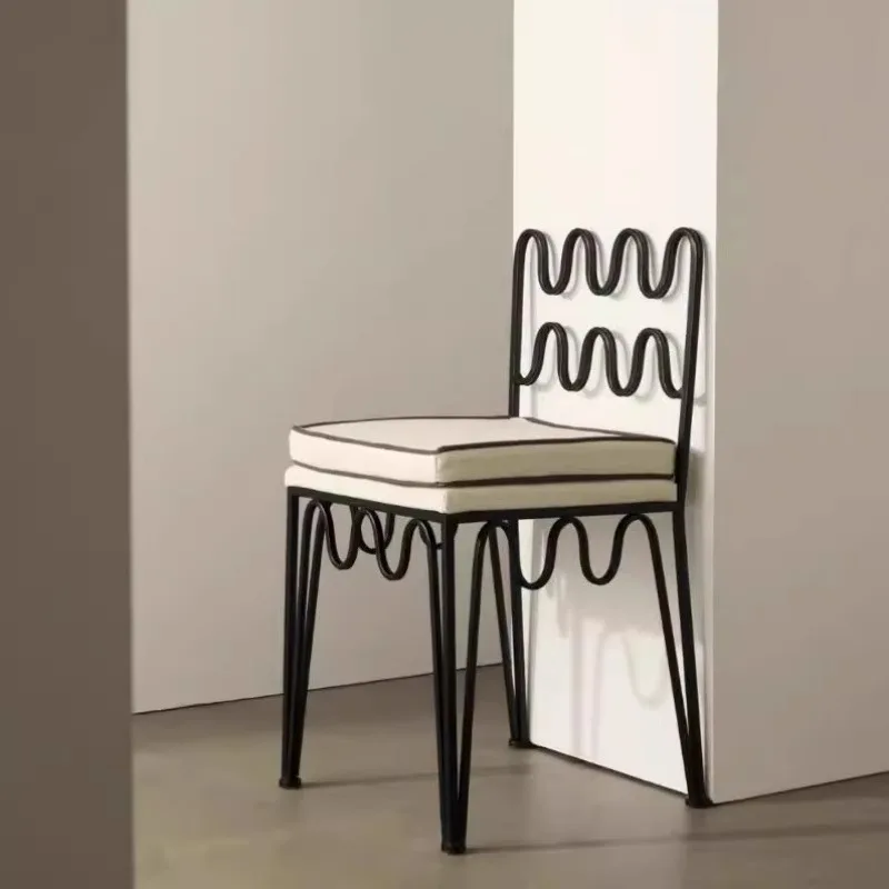 

Soft bag backrest high stool Wrought iron bar chair Simple modern home bar stool Bar chair High chair