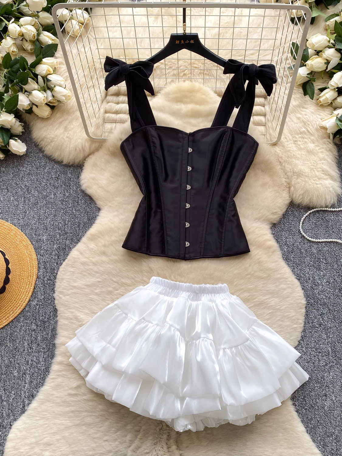 

Sweet Style Black Bow Tie Crop Top And Vest Women's Slimming Two-Piece Set for Commuting Summer Fashionable Ensemble