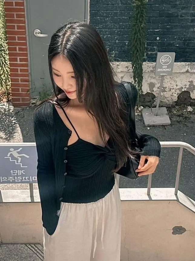 

51STUDIO Women's Twist Flower Sleeveless Top And Cardigan Two-Piece Set Early Autumn New Style Fashionable Ladies' Ensemble