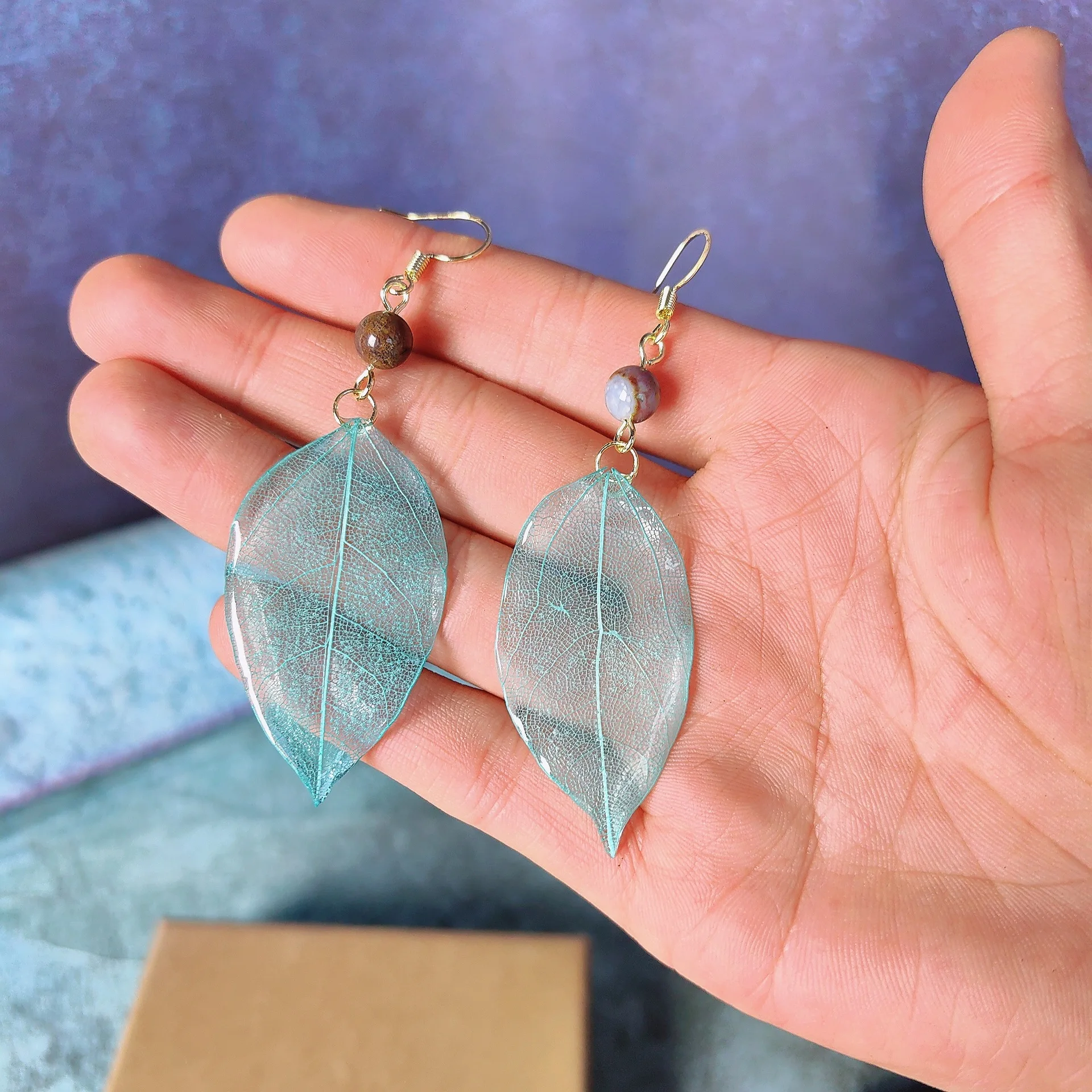 Pendientes de hoja verde Natural únicos, pendientes creativos de hoja de arce rojo, pendientes de resina epoxi, hojas elegantes, joyería de