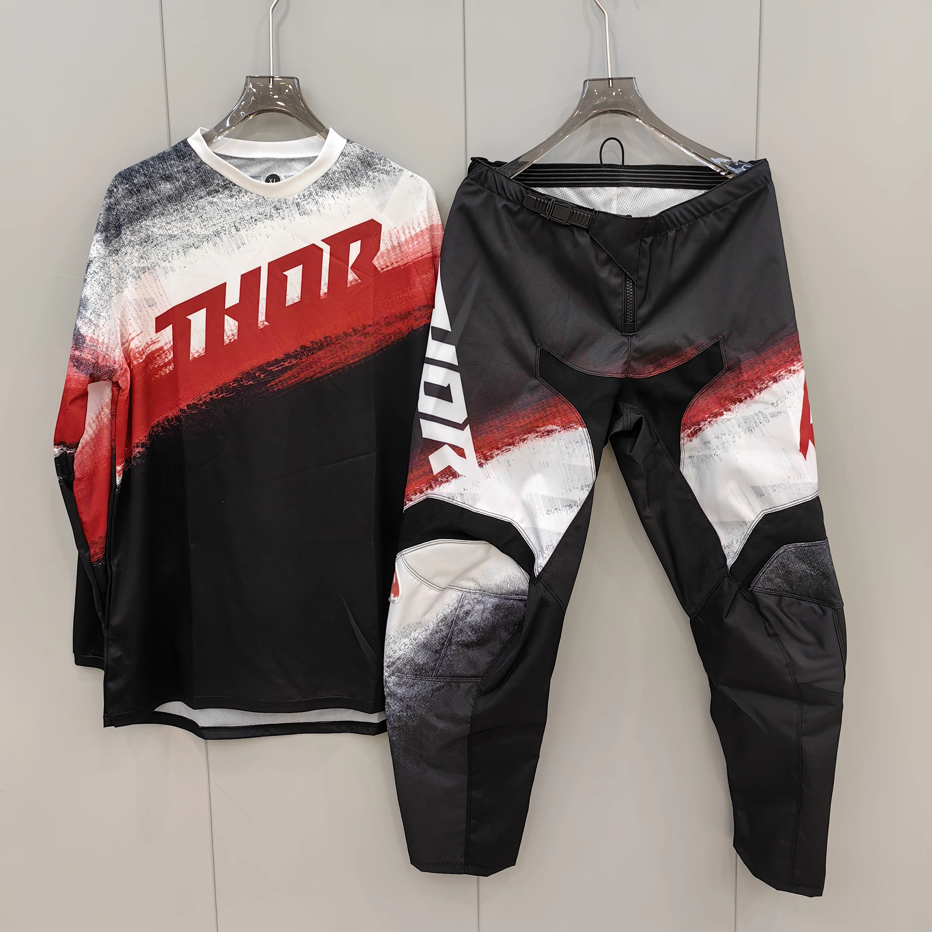 Set Perlengkapan Olahraga Moto - Motorcycle Gear On Sale ulasan dan harga