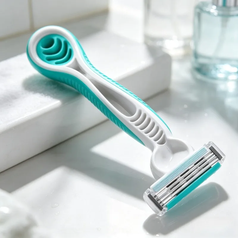 Women’s 3-Blade Disposable Travel Razors for Sensitive Skin, Portable Smooth Shaving Body Razors