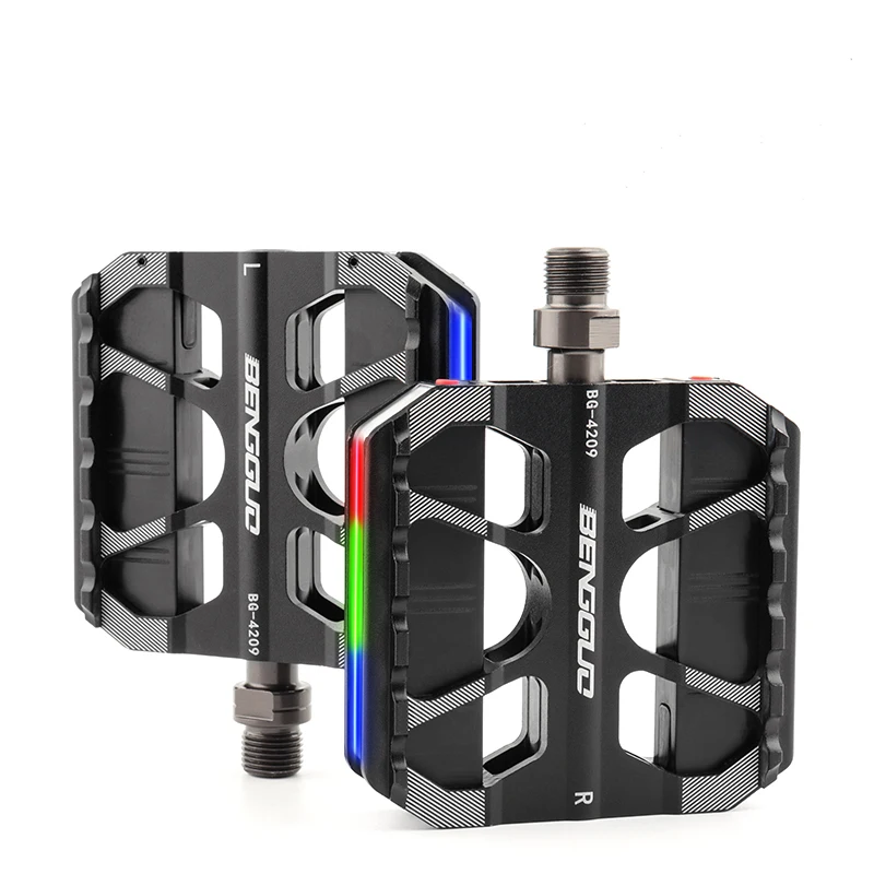 

Mountain Bike Pedals with Colored Light 3 Bearing Cycling Pedals MTB Non-slip Luminous Pedals Bicycle Accessories