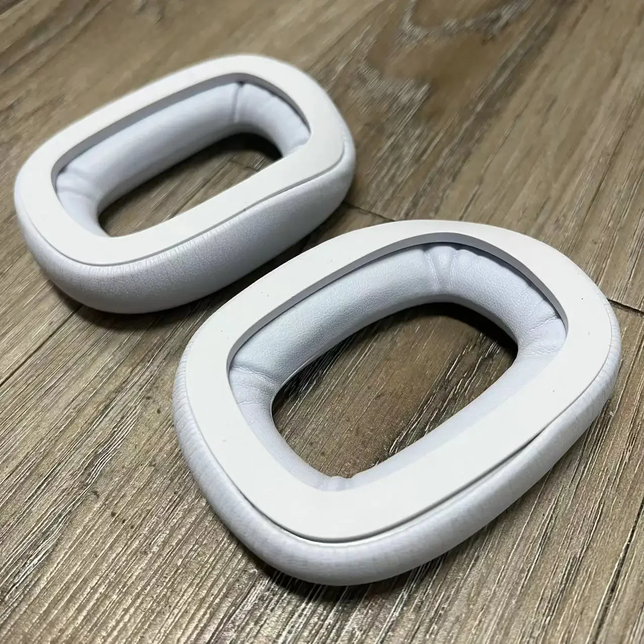 Ersatz-Lederhülle mit Kühlgel und magnetischer Anziehung für Logitech Astro A30 Kopfhörer, angenehm zu tragen. – Detail 2