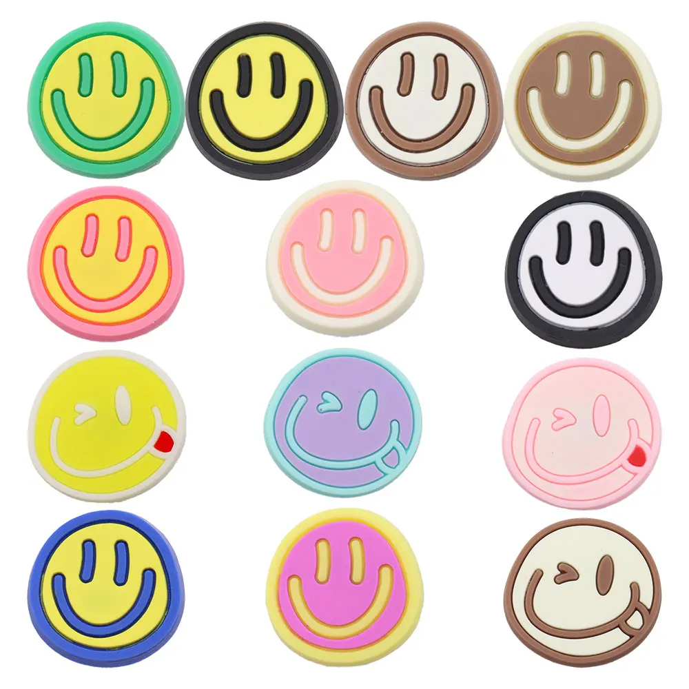 13 Stück Mix Happy Face Schöne Schuhe Schnalle Charms DIY PVC Garten Sandalen Zubehör Passend für Jungen Mädchen Armband – Detail 2