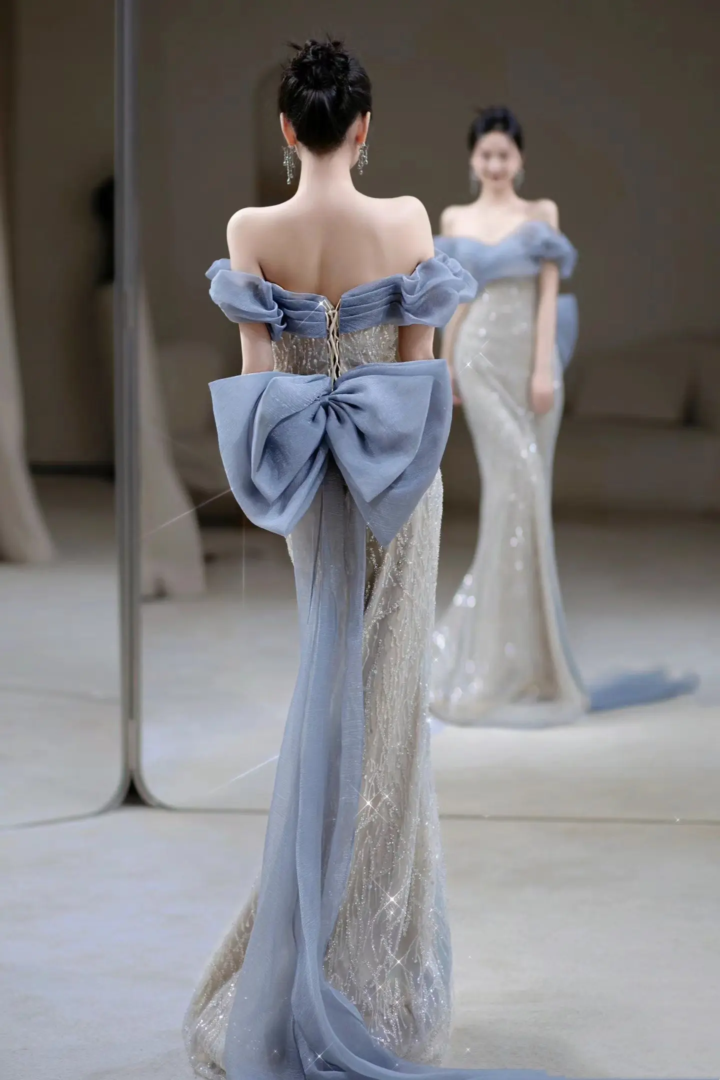 Adore Customized Zoete en elegante tweekleurige matching voegt een vrouwelijke aanraking toe aan de avondjurk voor speciale gelegenheden Staartjurk