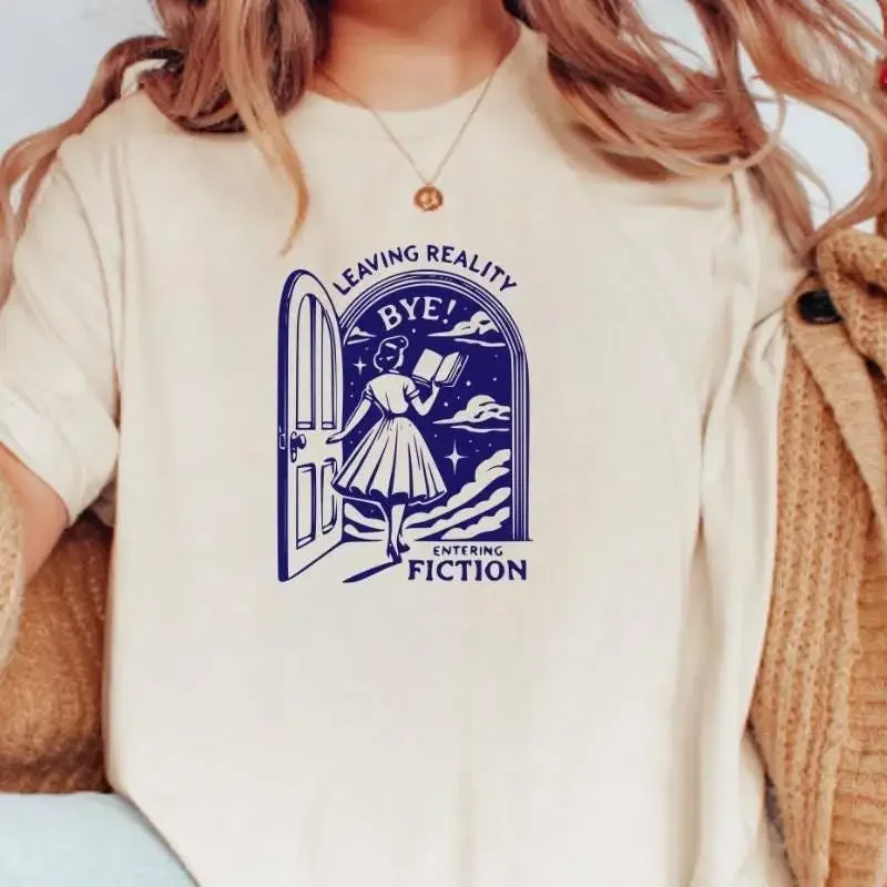 

Футболка Leaving Reality Entering Fiction Reading For Book Lovers Nerd Bookworm Забавный мем Fictional Lover