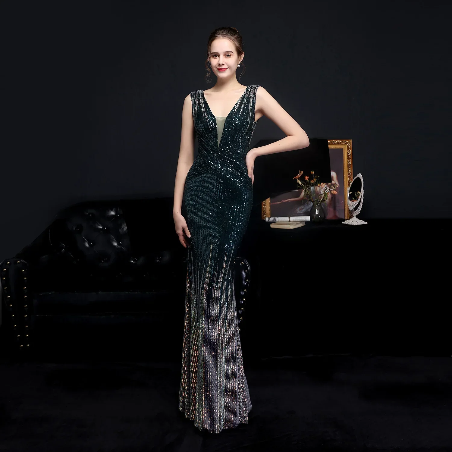 

Evening Dresses Green Sequins Stretchy V-neck Sleeveless Zipper Back Mermaid Trumpet Floor Length Women Party Formal Gowns YE073