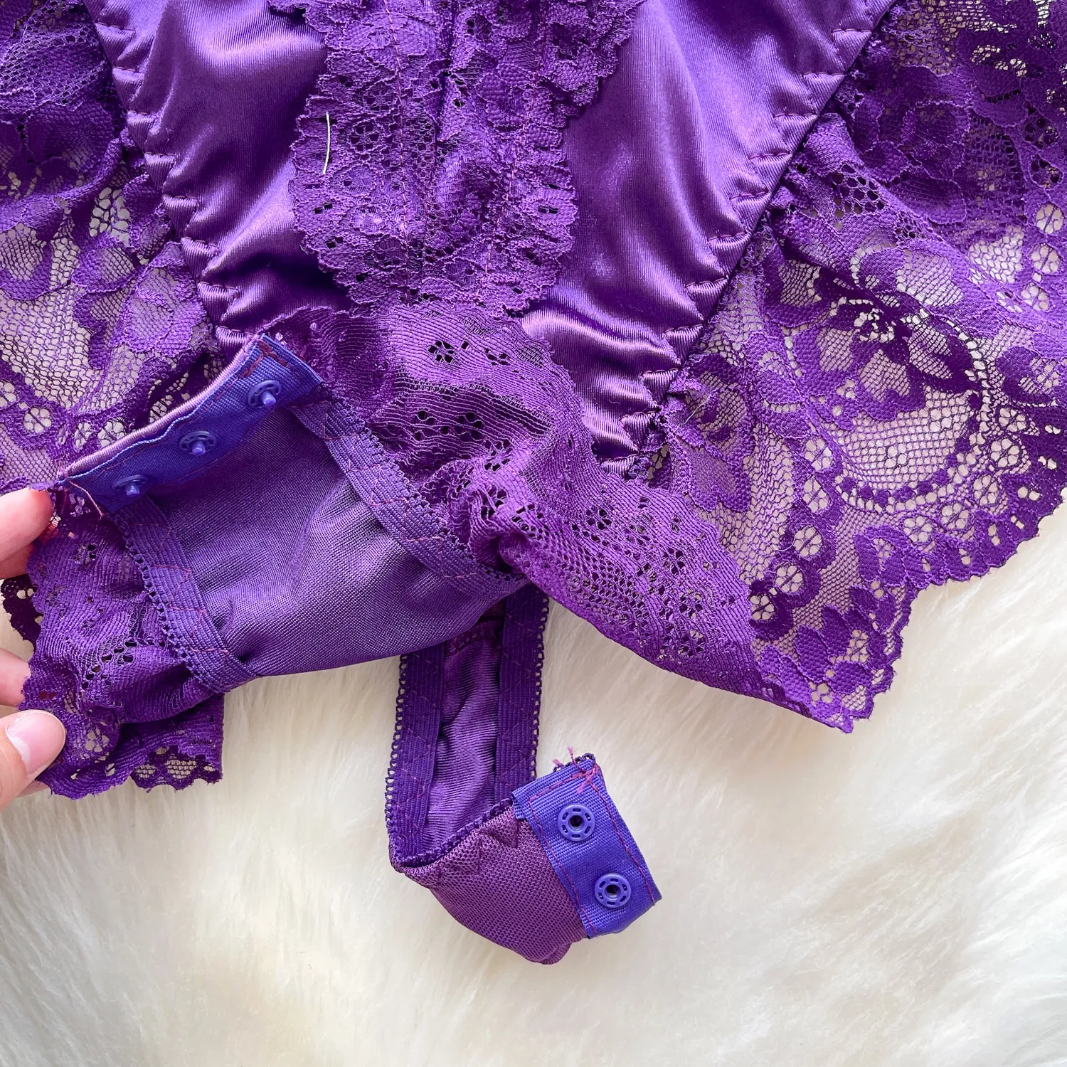 ملابس داخلية عتيقة مقسمة من الدانتيل الساتان بأكمام طويلة ملابس نسائية للخريف على الموضة