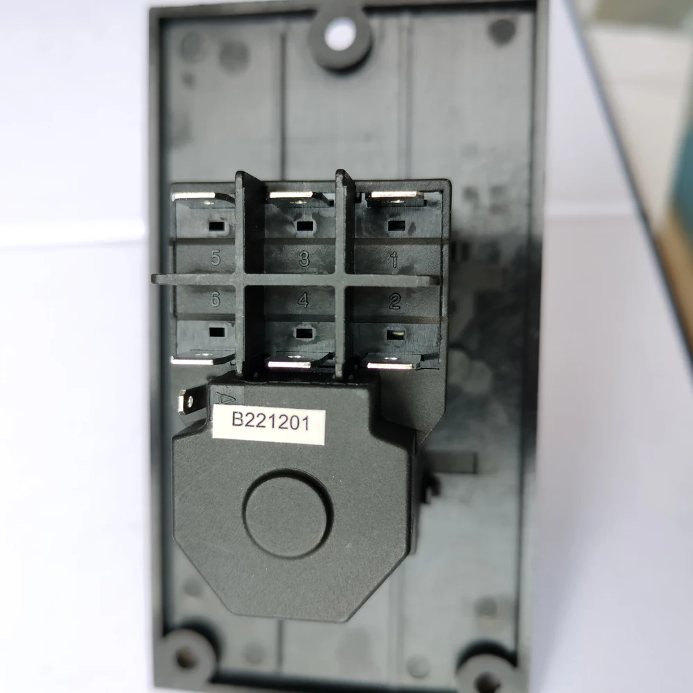 DKLD DZ05 Impermeabile Elettromagnetica Interruttori A Pulsante A Tre Fasi 400V 10A 7 Spilli Interruttore Magnetico con Arresto Di Emergenza Della Copertura