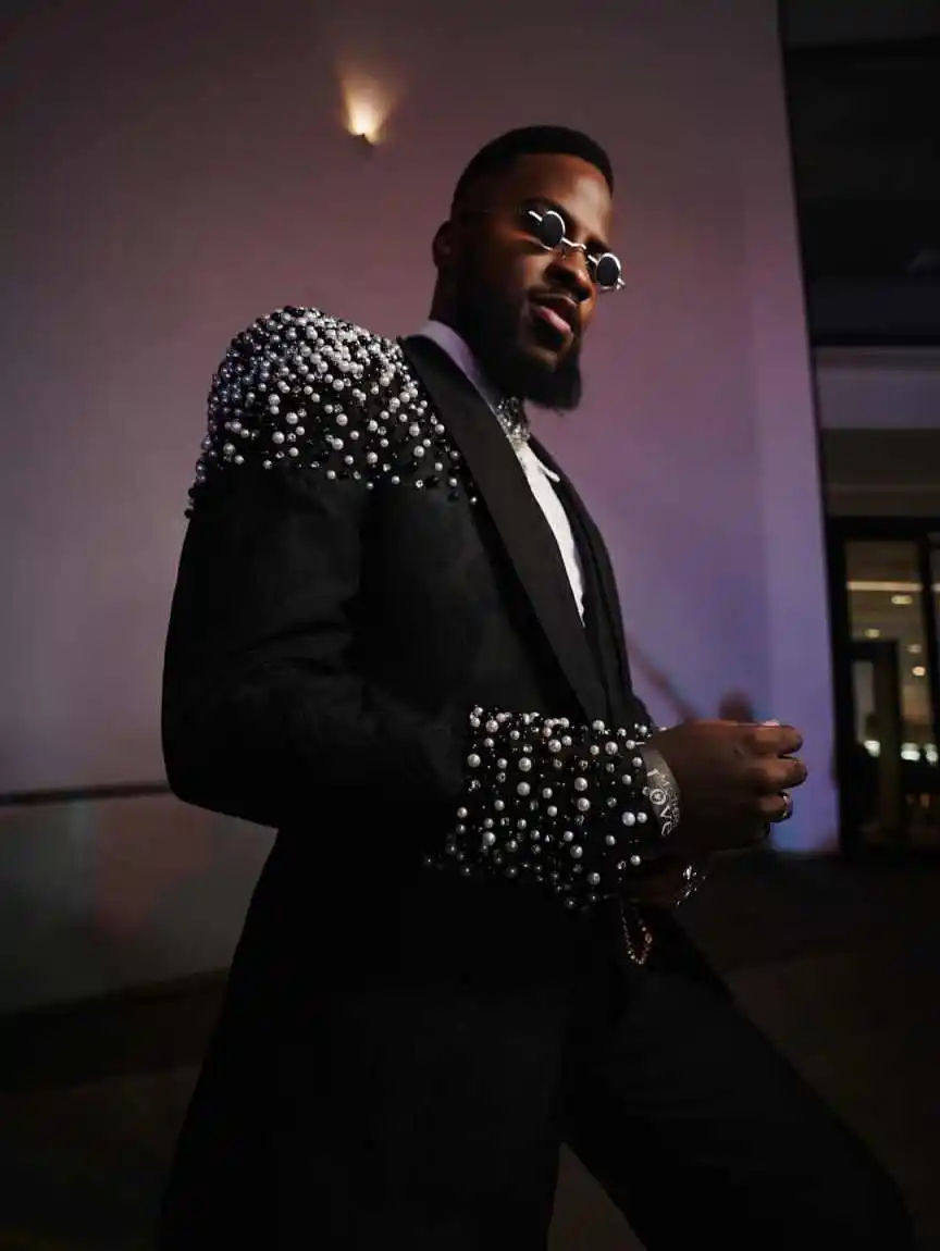 Fashion Man Tuxedos Jacquard 2 Pcs Jacket Pants Wedding Suit Luxury Pearls Beaded Slim Fit Evening Groom For Party Customized