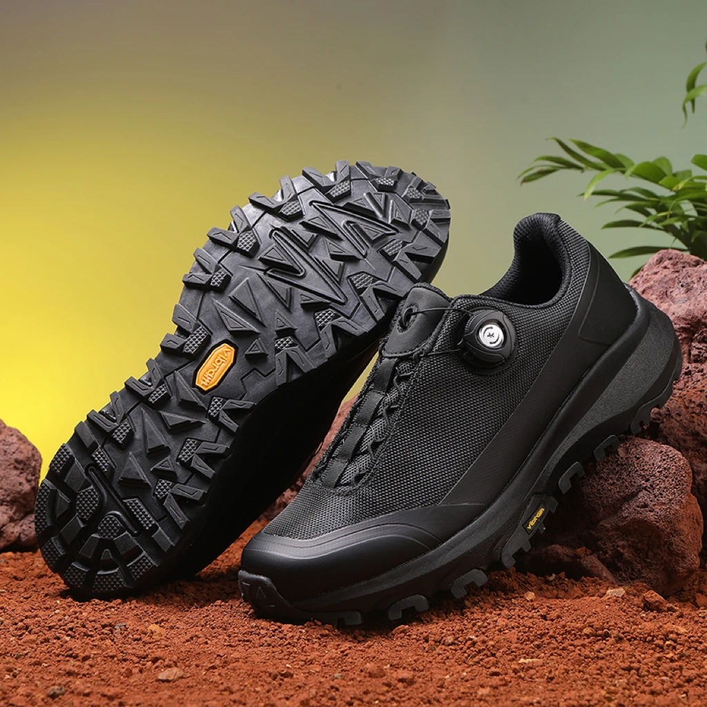 Men Outdoor Hiking Shoes Quick‑Turn Lace Lock Trekking Sneakers Non‑Slip Rubber Sole Wear‑Resistant Mountain Trail Walking Shoes