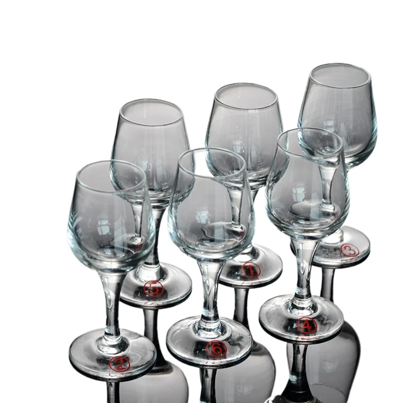 

Phnom Penh cup mouth Baijiu tasting cup 50ml one or two cups of international standard gold-painted goblet ios blind