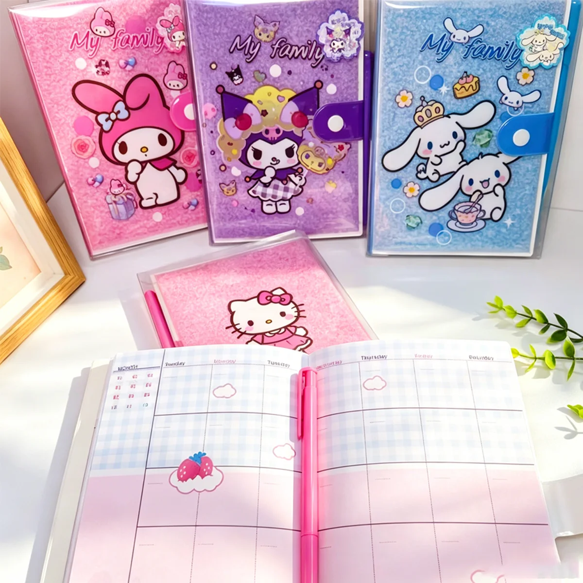 Sanrio 32k Notizbuch mit Plüschbezug, Verschluss und Stift, Tagesplaner, tragbares Notizbuch, süßes Schreibwaren-Geschenk für Schüler.