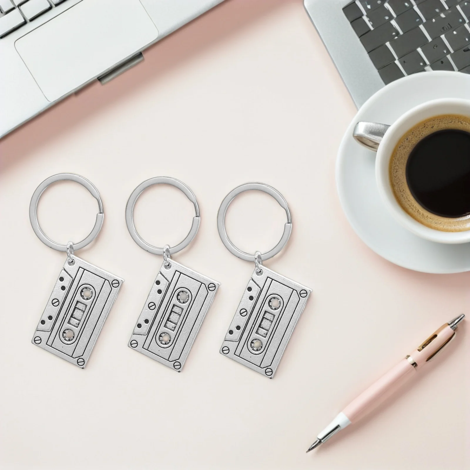 

8pcs Retro Cassette Tape Keychain Vintage 90S 80S Accessories Halloween Christmas Charm Alloy Punk Style Lightweight Durable