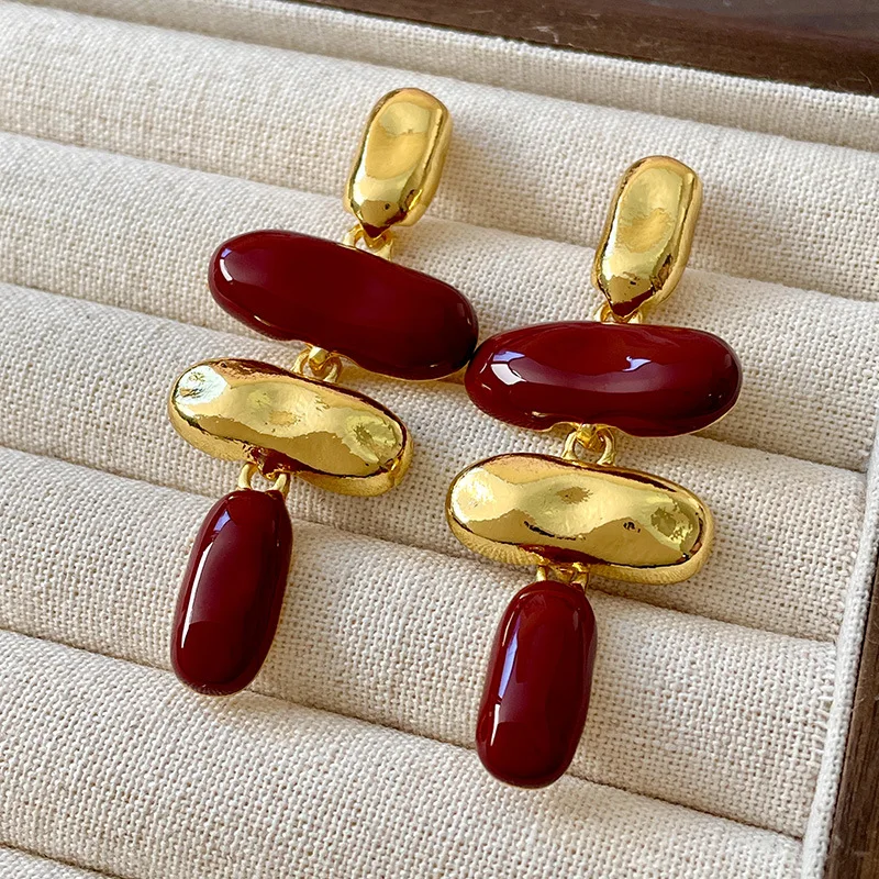 Exaggerated retro gold enamel drip glaze burgundy splicing metal earrings autumn and winter premium stud earrings