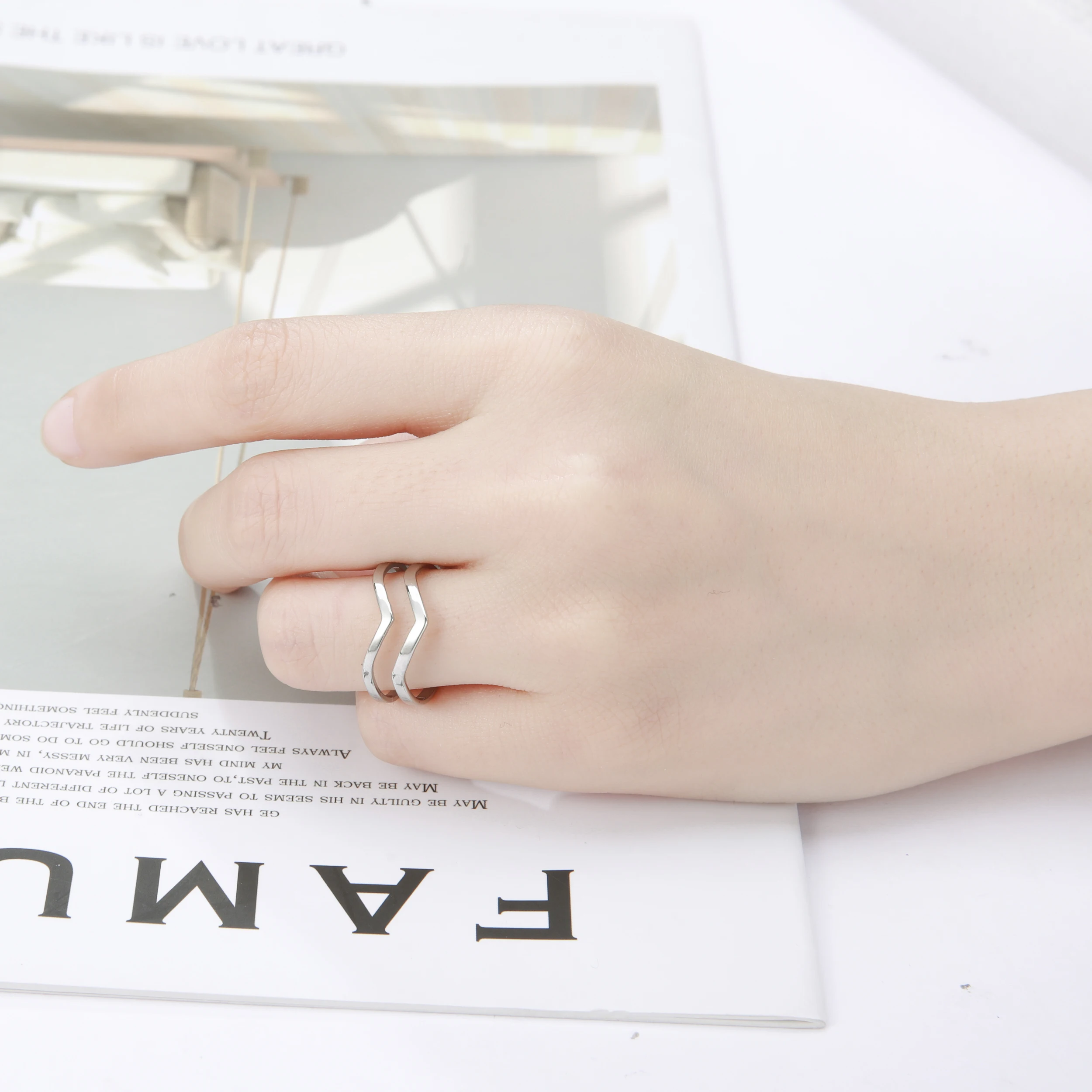 Lucktune Einfache Meereswellen-Ringe für Frauen, Edelstahl, trendige geometrische Ozean-Surf-Fingerringe, Schmuck, Hochzeit, Muttergeschenke – Detail 32