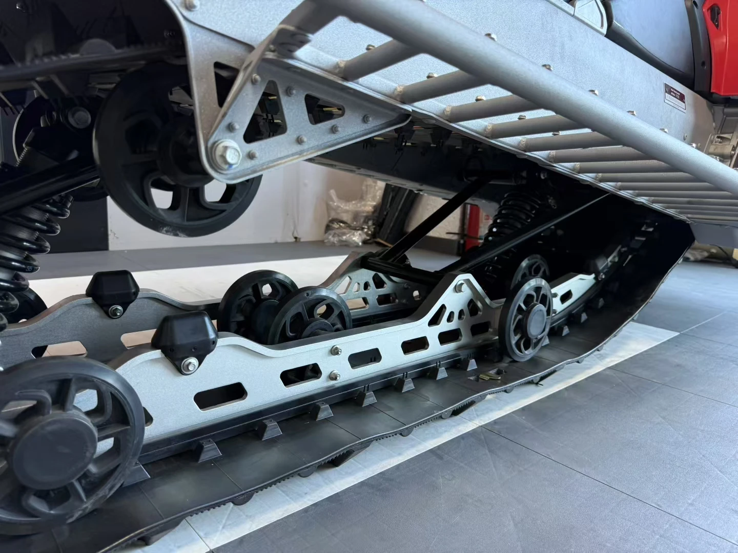 Expedition 1000cc Petrol Snowmobile - close-up view
