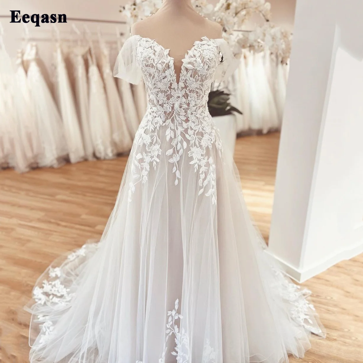 

Eeqasn A Line Appliques Lace Wedding Gowns Boho Off The Shoulder Beach Nude Tulle Buttons Bride Party Formal Wedding Dresses