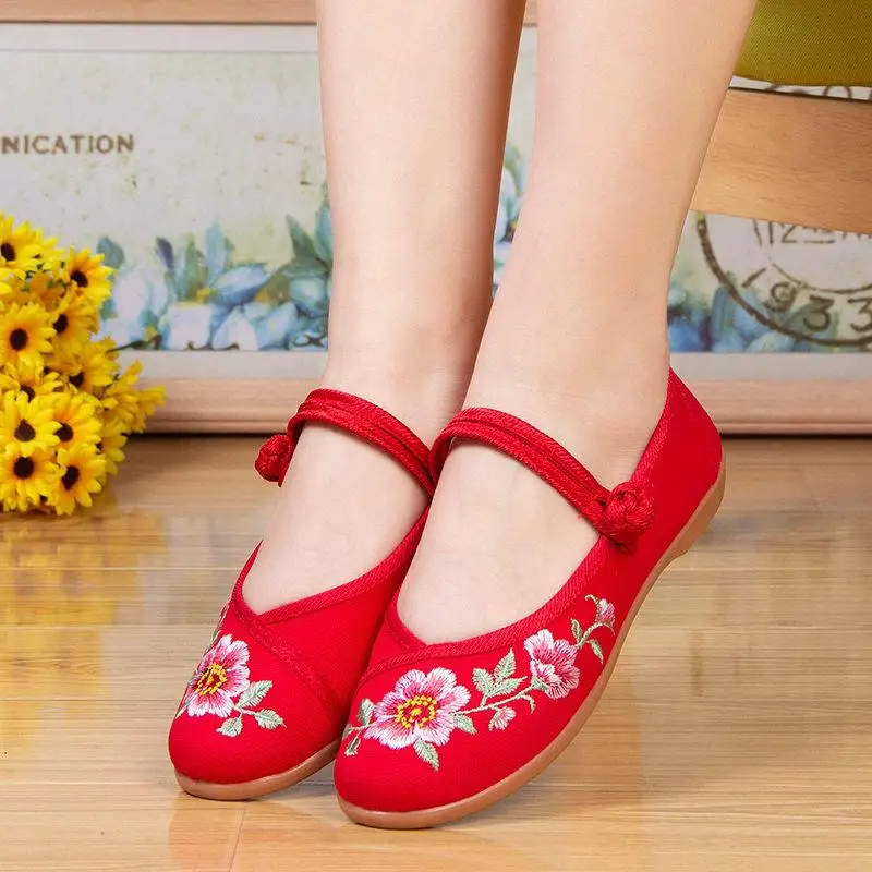 

Ladies Soft Bottom Embroidered Dance Shoes Ethnic Style Beijing Cow Tendon Sole Flat Heel Mom Shoes Red Traditional Cloth Shoes