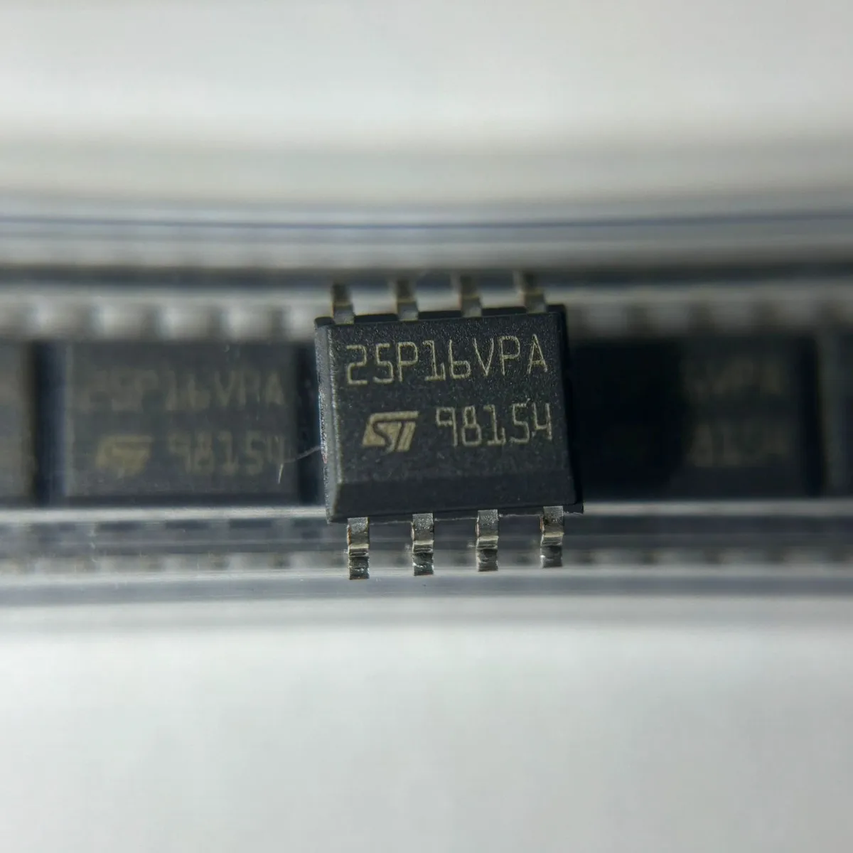 

M25P16-VMN3TPB FLASH memory, original genuine SOP-8 silk-screened 25P16VPA IC chip integrated circuit