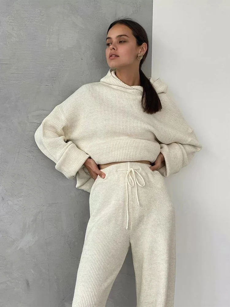 Pantaloni corti con cerniera con cappuccio solido Abito da donna Casual Manica intera Slim Fit Pantaloni lunghi a gamba dritta Set 2025 Autunno High Street Wear