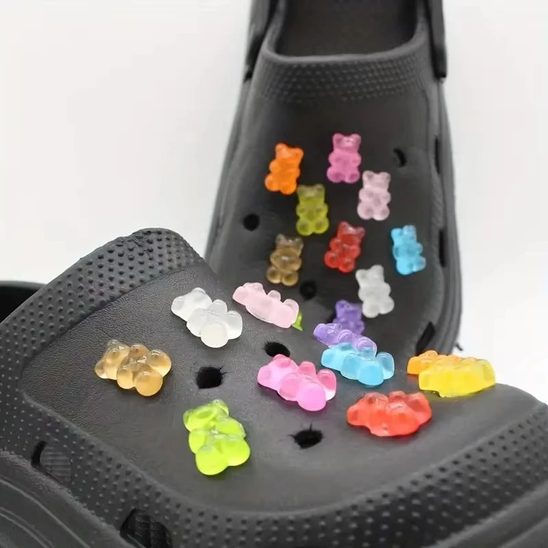 DIY Fashion Glow-In-The-Dark Bears Luminous Clips Shoe Charms Accessories for Clogs Slide Sandals Garden Shoe Buckle Decoration