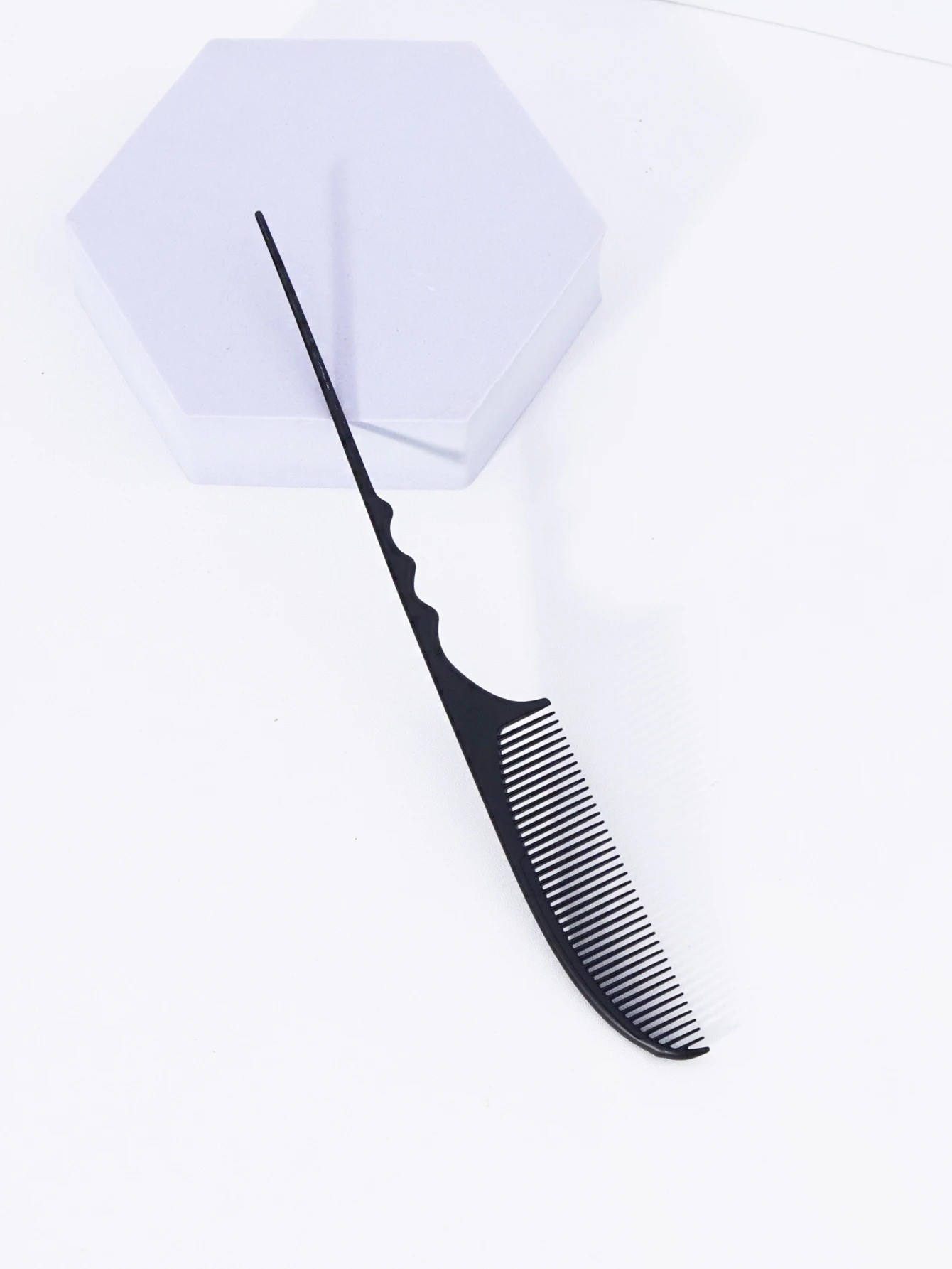 1 Stück antistatischer Haarkamm mit Maus-Schwanz-Design, bequemer Griff, zum Stylen und Färben von Haaren, speziell für Echthaarperücken. – Detail 5