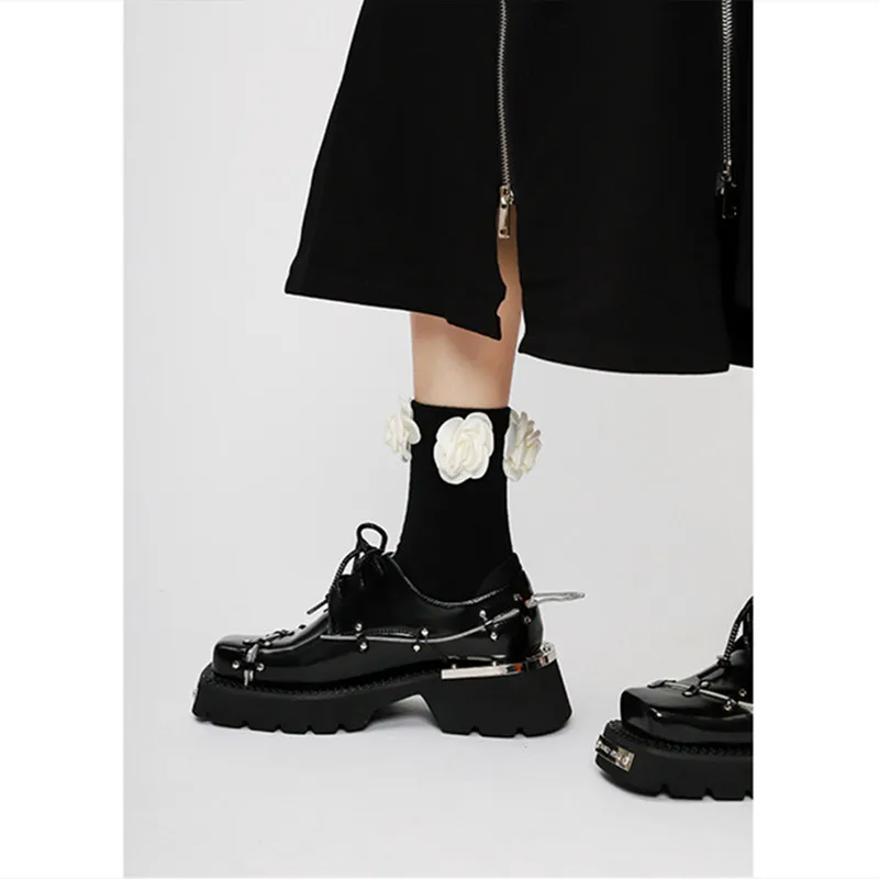 Luxury Metal Chain Decoration Chunky Heel Shoes Women High Quality Patent Leather Black Lace Up Loafers Punk Style Autumn Shoes view 5