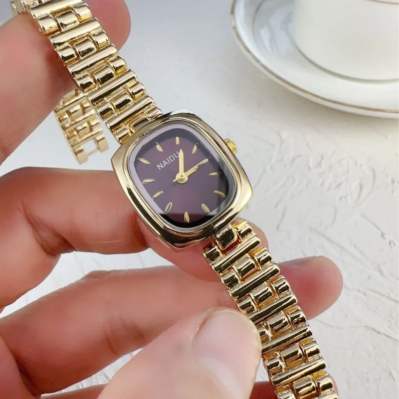 Mid-Ancient Elegant Small Gold Women's Watch Live Broadcast Hot Selling Women's Quartz Fashion Niche Popular Simple Retro Watch