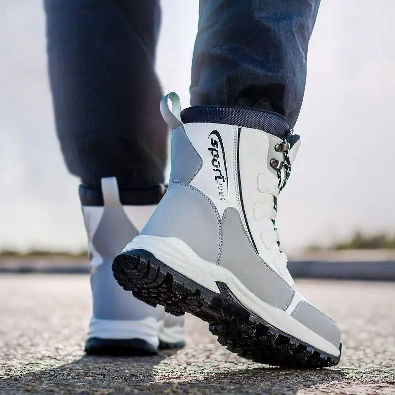 أحذية الثلوج الرجالية المقاومة للماء نعل متوسط أحذية الشتاء الدافئة في الهواء الطلق مع أحذية خارجية مقاومة للانزلاق ومقاومة للتآكل للرجال ﻿