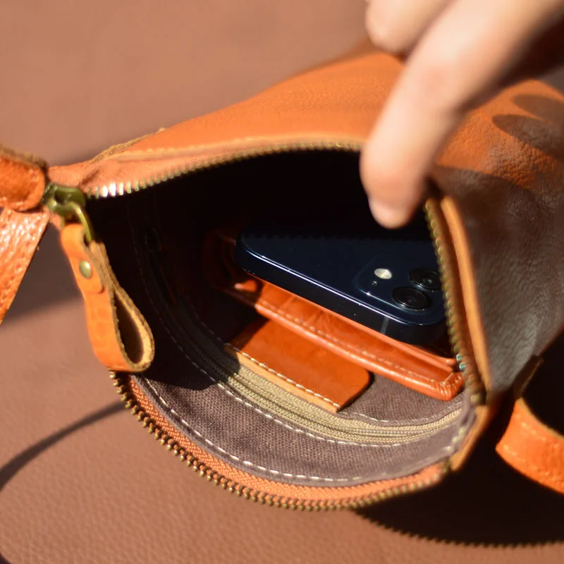 

AETOO Genuine leather small square bag for women, mini small bag, simple mobile phone bag, top-grain cowhide, fashionable and li