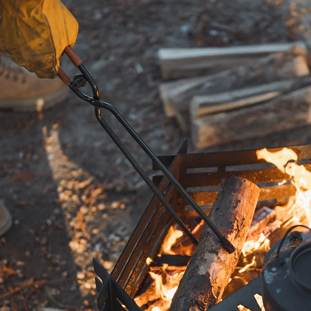 

Carbon Steel Camping Fire Poker with Leather Cover – Anti-Scald Design for Outdoor Bonfires, BBQ Charcoal & Firewood Clips