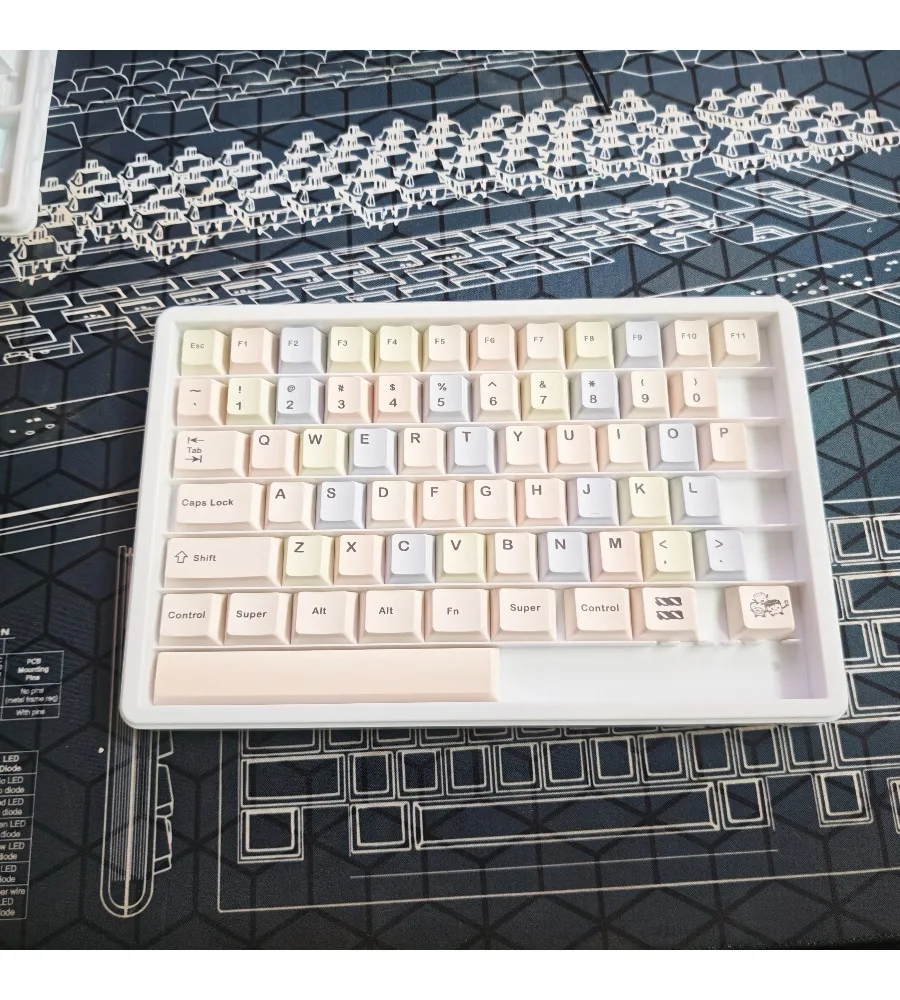 Sugar keycaps are made of extra-thick material 1.8-1.9 mm thick original factory height five-sided sublimation keycaps