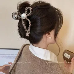 Pearl leopard print bow grab clip temperament large hair clip female back of head shark clip 2024 new hair accessories