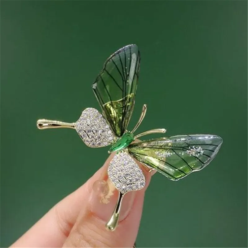 Fashionable Insect-Themed Accessory Shiny Rhinestone Butterfly Lapel Brooch Pin Purple Lupus Butterfly Wings Crystal Pins 3CM