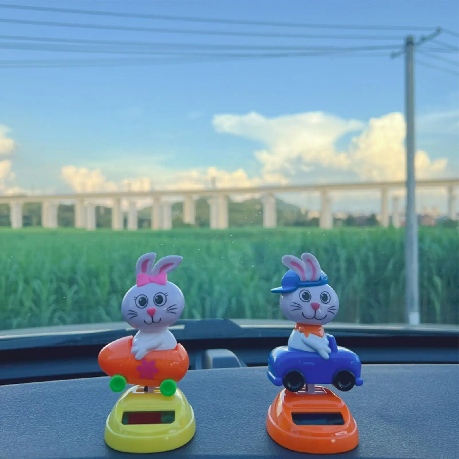 Brinquedos de dança movidos a energia solar colecionáveis balançando boneca coelho brinquedo decoração coelho dança solar bobble balançando cabeça para carro escritório