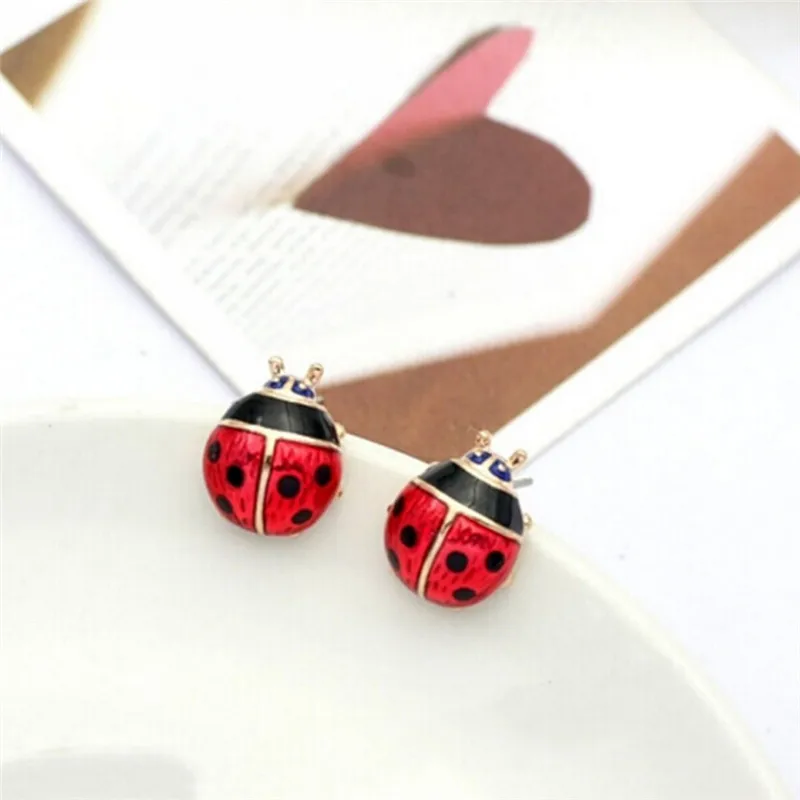 1Pair Insert Earrings Exquisite Paint Stud Earrings Red Oil Ladybug Ear Studs Fashion Handmade Animal Rhinestone Female Jewelry